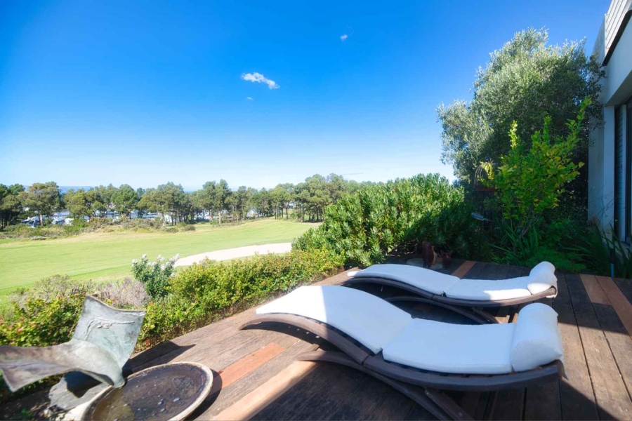 3 Bedroom Property for Sale in Fernkloof Estate Western Cape